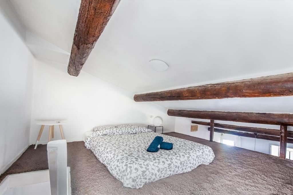 Appartement Au Coeur Du Panier Avec Terrasse 2 A 4 Personnes Climatisation à Marseille Extérieur photo
