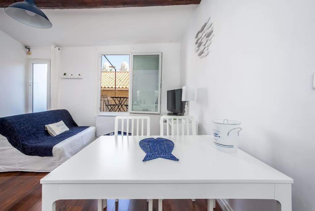 Appartement Au Coeur Du Panier Avec Terrasse 2 A 4 Personnes Climatisation à Marseille Extérieur photo